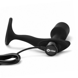 Вибропробка с кольцом b-Vibe Snug & Tug